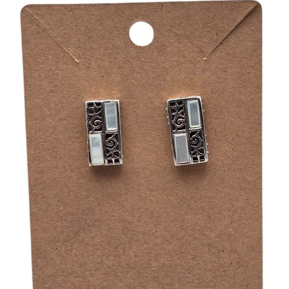 Mother of Pearl Filigree Rectangle Stud Earrings Silver 925 – Classic Minimal